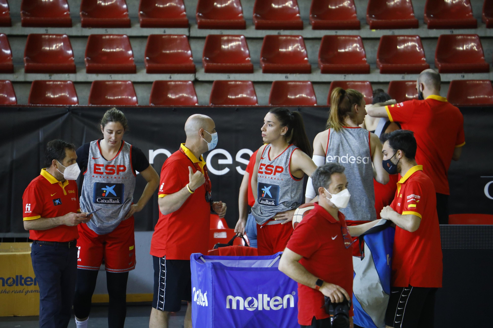 Las fotos del primer entrenamiento de la selección española femenina de baloncesto en Córdoba