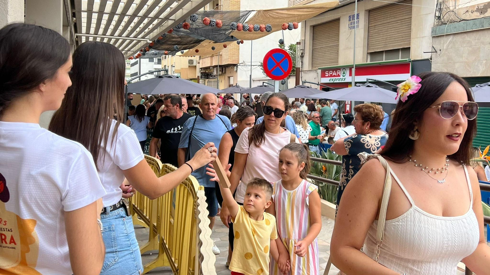 Las mejores imágenes de la primera jornada de las fiestas patronales de Adra