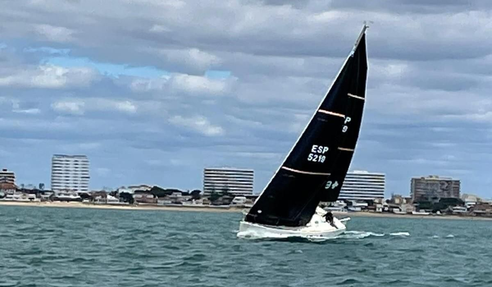 Embarcación durante la prueba.