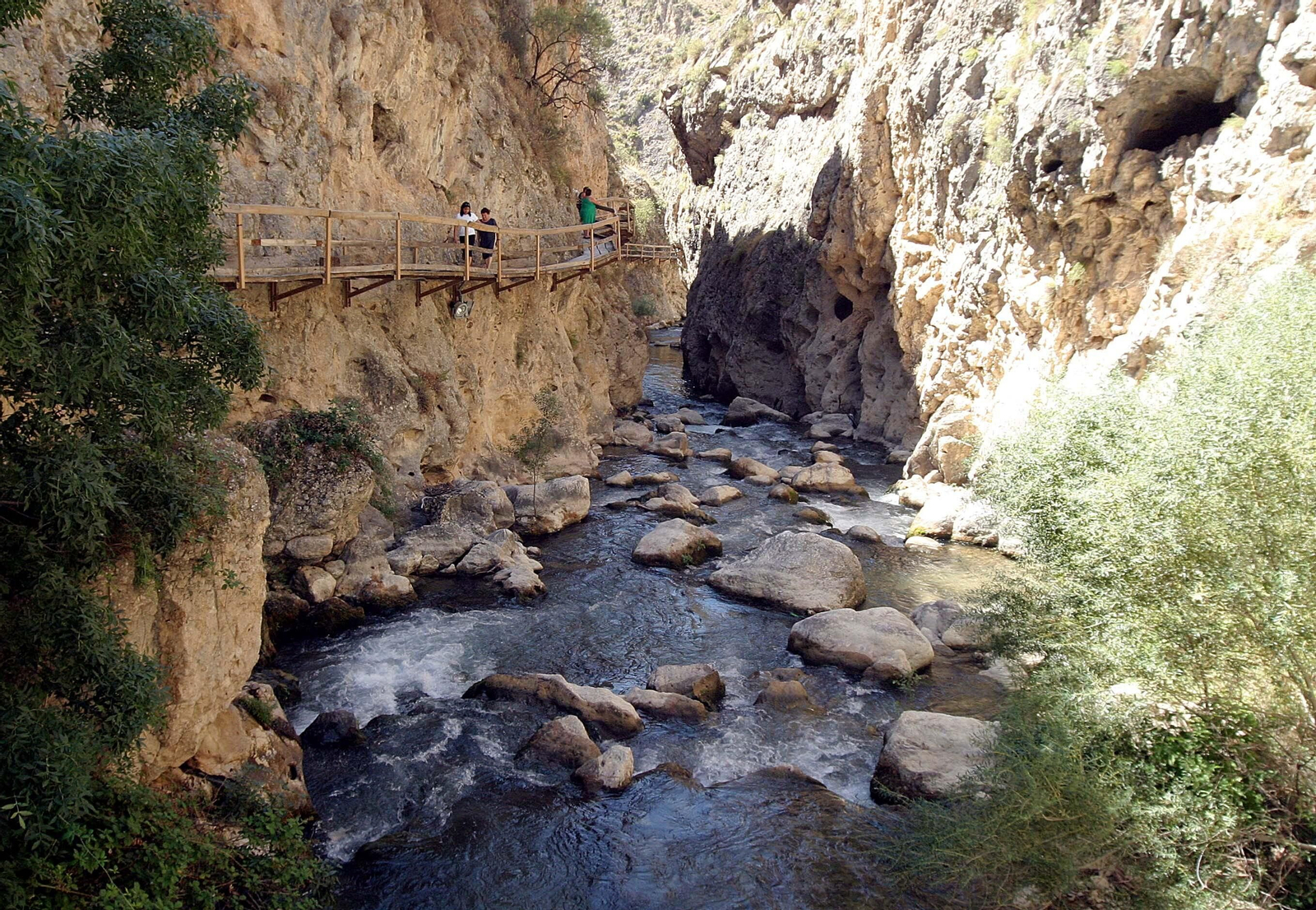 La ruta de los puentes colgantes están de moda en Granada