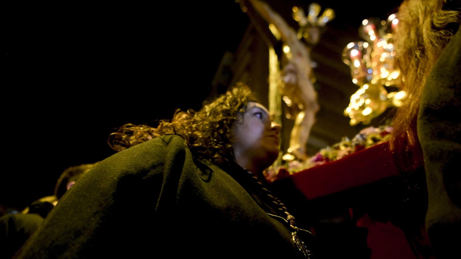 Fotogalería: Vía Crucis Hermandad de la Sagrada Lanzada 2025