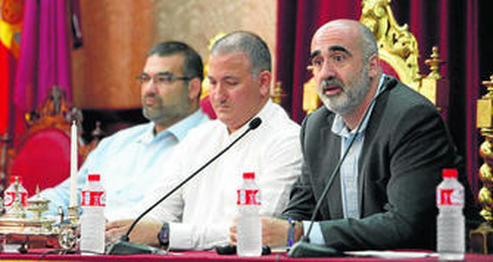 Diego Fernández, Francisco Javier Oncala y Marcos Moreno-Chaparro durante su intervención de ayer.