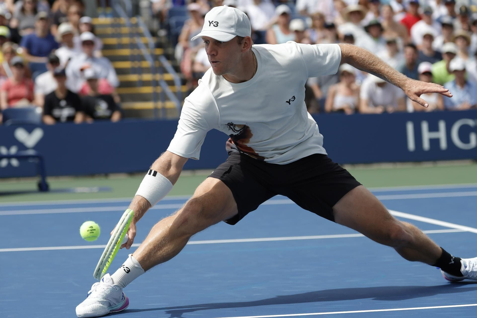 Davidovich vuela en su estreno en el US Open 2025