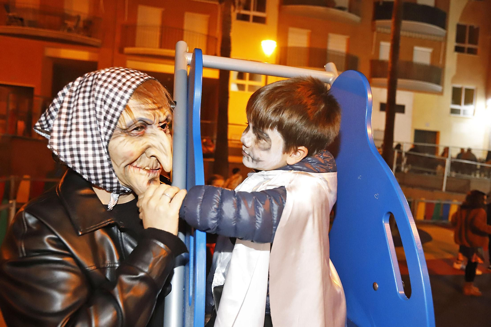 Ambiente de Halloween en las calles de Huelva