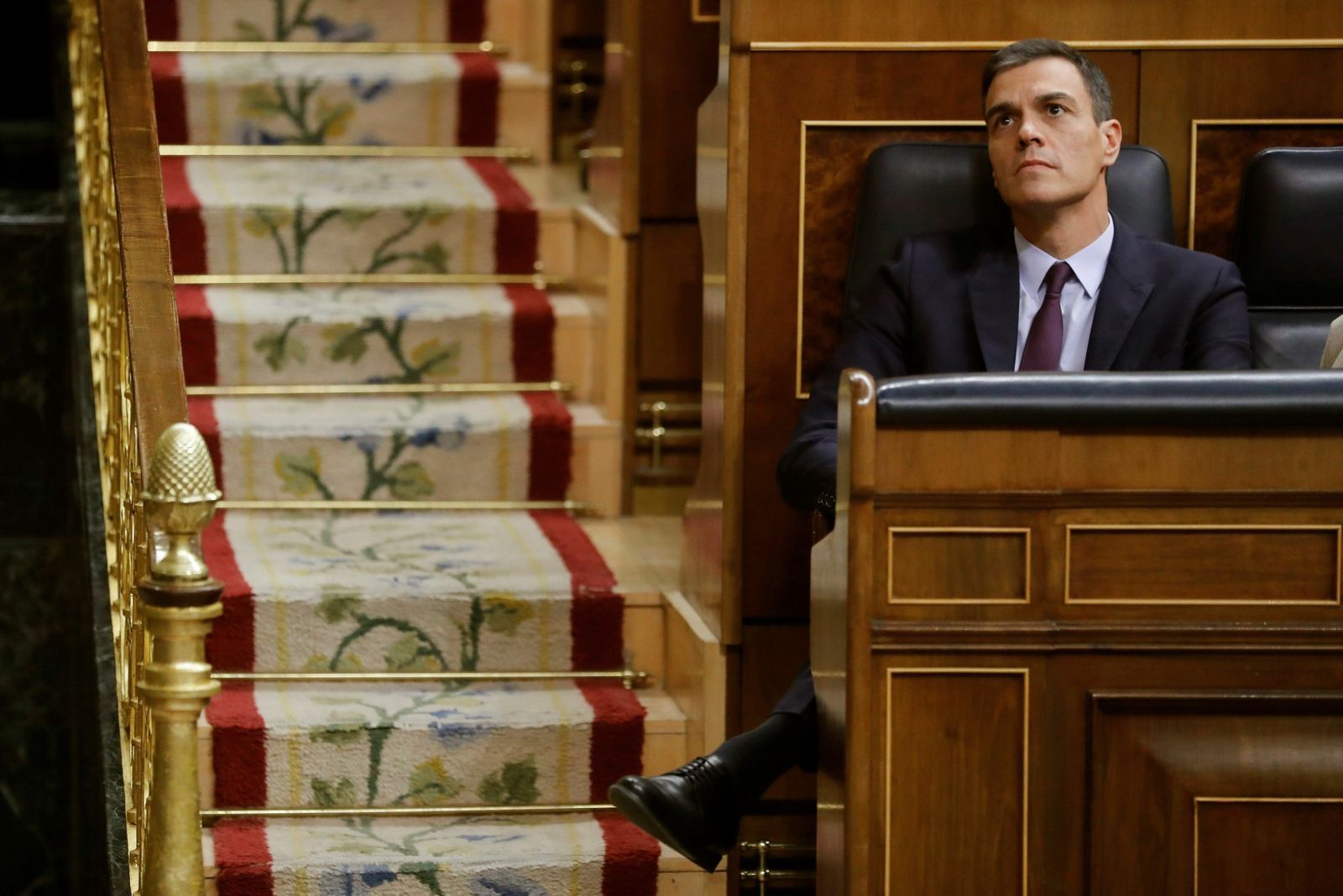 Pedro Sánchez, pensativo en su escaño.