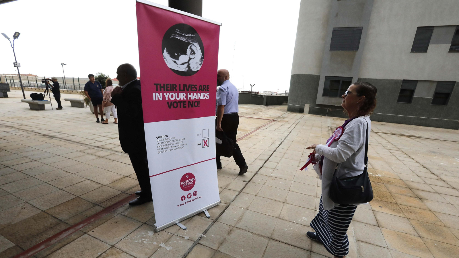 Las fotos del referéndum en Gibraltar sobre la legalización del aborto