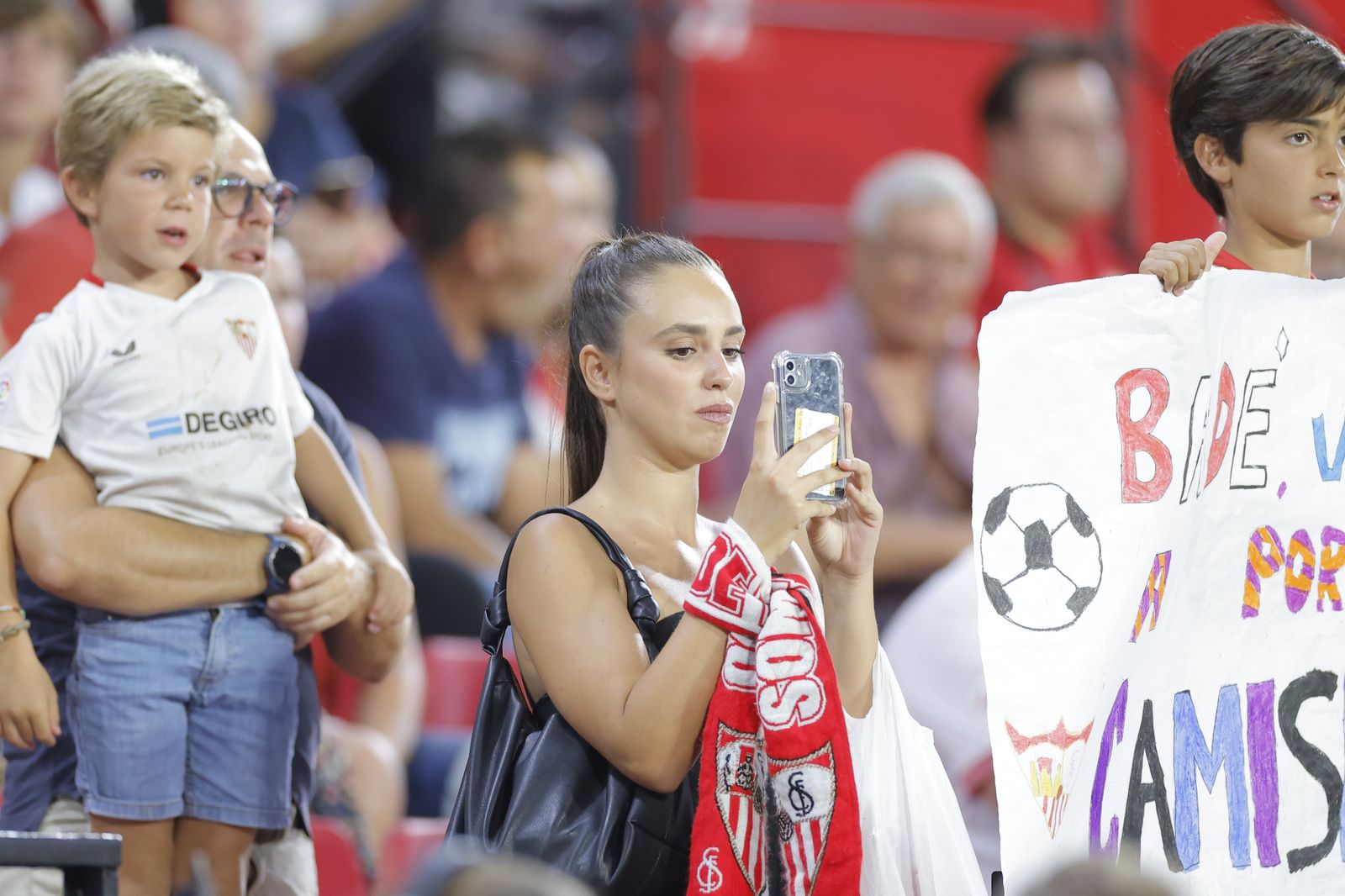 Búscate en las fotos del Sevilla fc-Girona