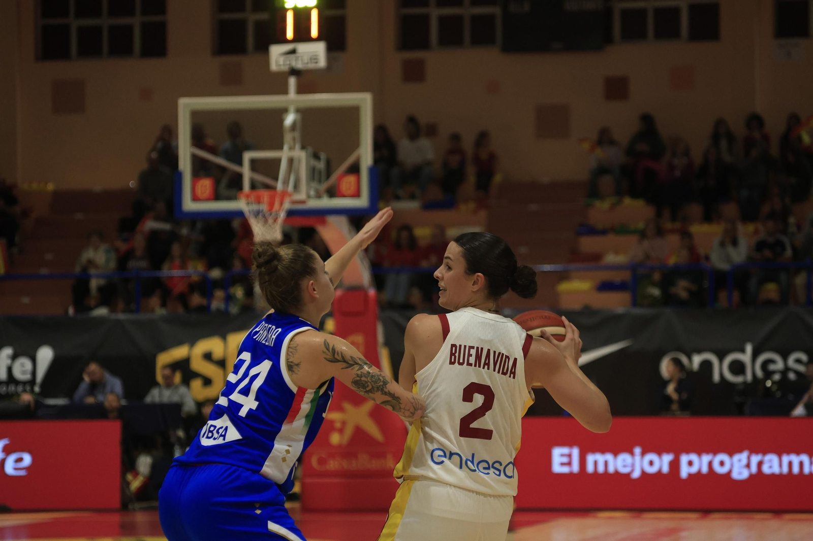 Fotos del partido y ambiente en el España-Italia del Torneo Internacional de Baloncesto Femenino en La Línea