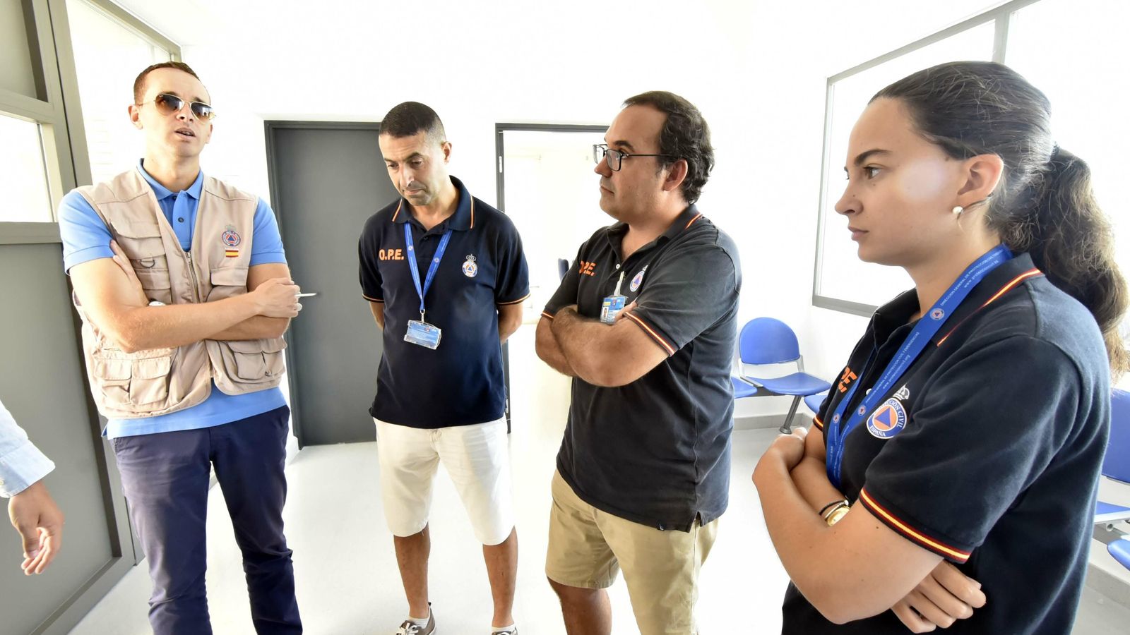 e izda. a dcha.: Tarek Loukili, Omar (traductor), Eduardo y Pilar (trabajadores sociales).