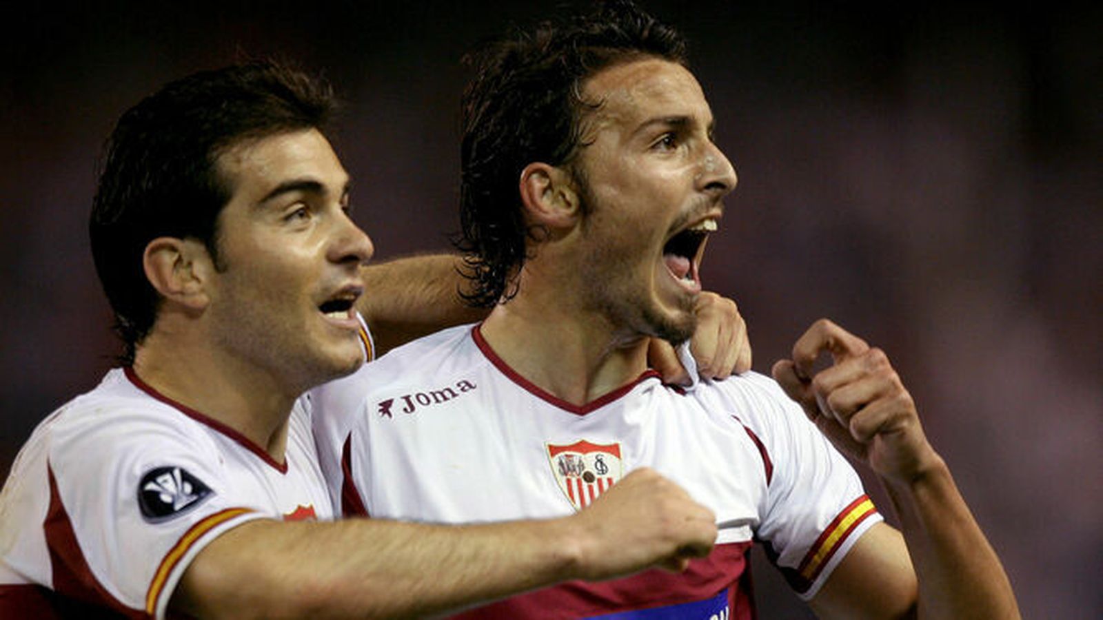 Puerta celebra un gol junto a Enzo Maresca.