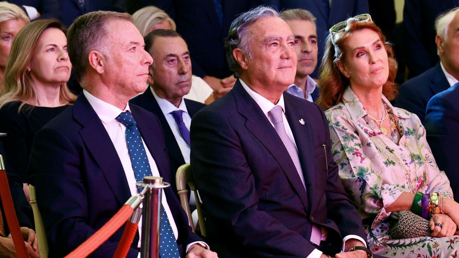 Manuel de la Cruz, José Ramón Estévez y María C. de Azcárate.