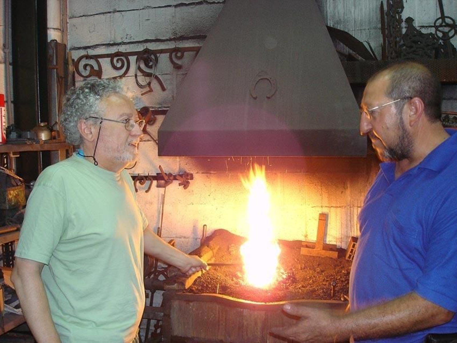 Gonzalo Torné, en la fragua Tío Juane de Jerez.