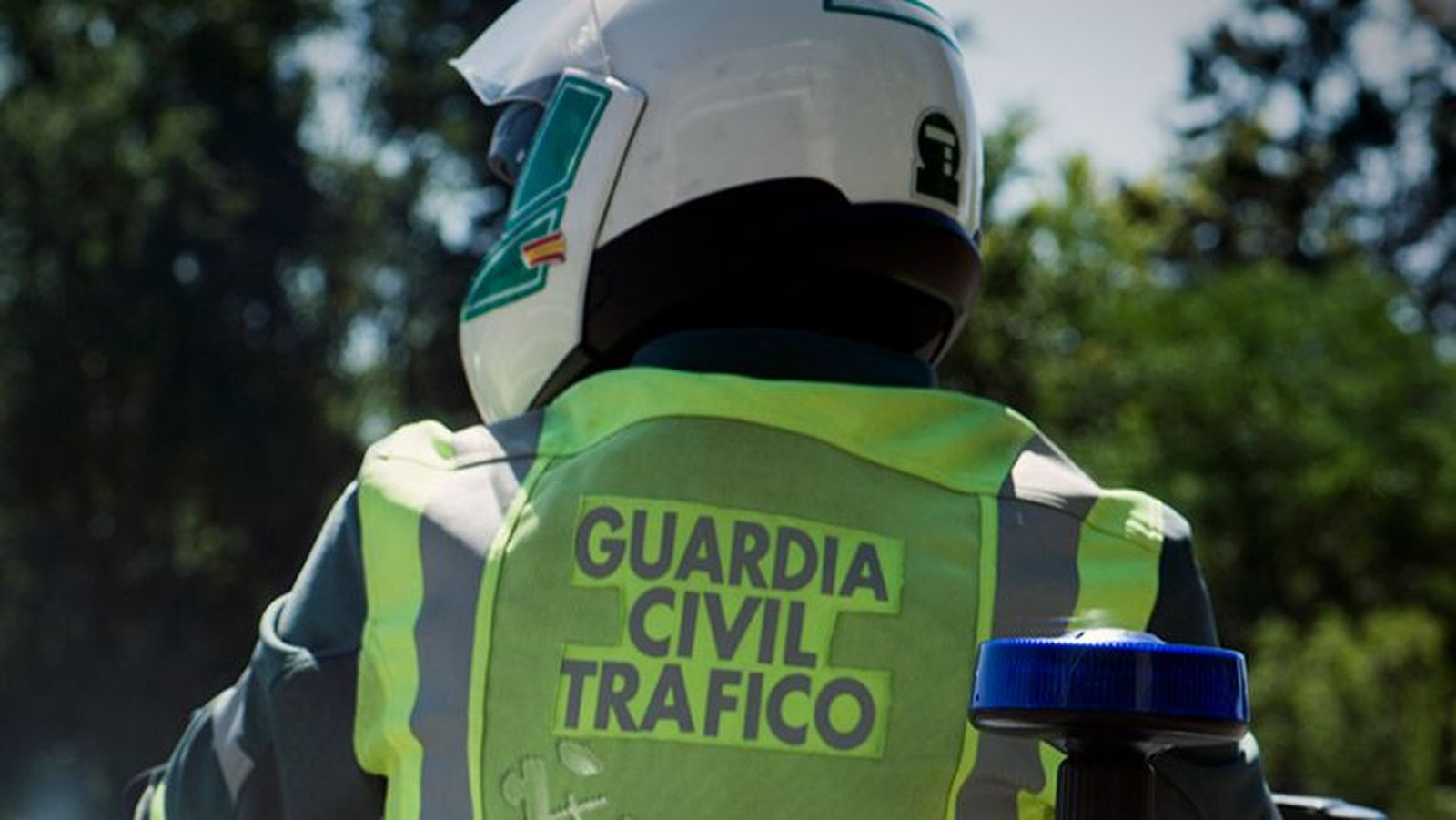 Un agente de tráfico de la Guardia Civil.