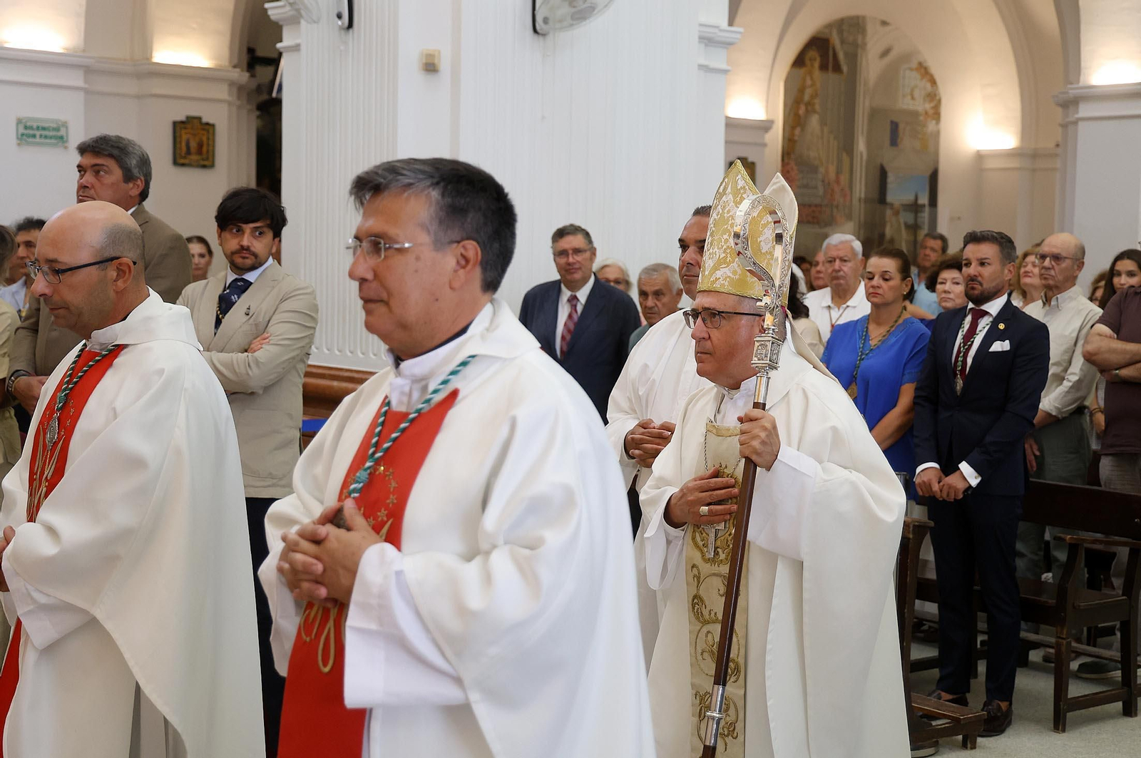 Rocío Chico 2025: Solemne Función Votiva y Procesión Eucarística, con el Santísimo bajo palio por el entorno del Santuario