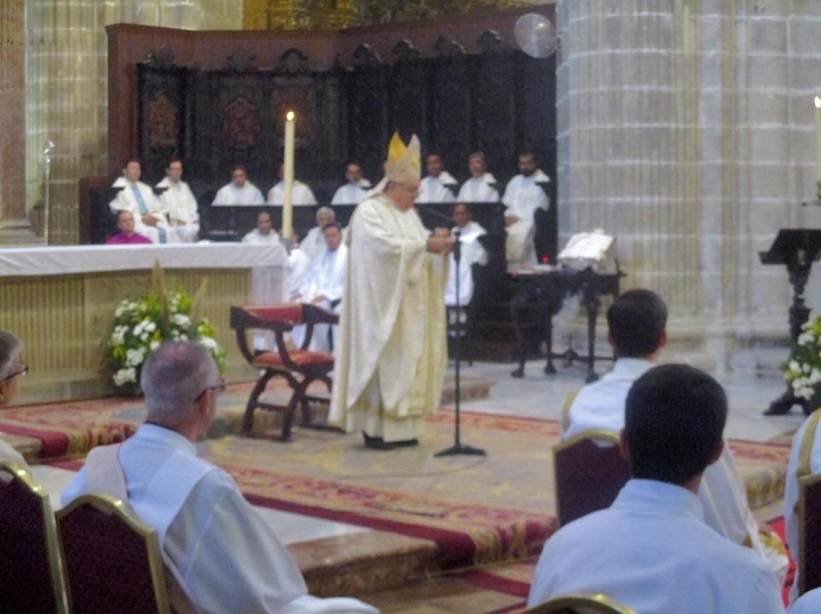 Las imágenes de la ordenación de los sacerdotes y los diáconos