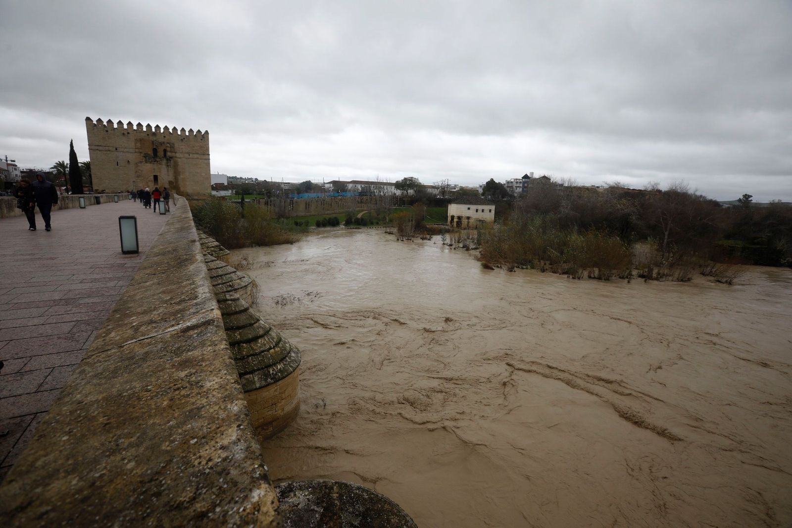 El río Guadalquivir a su paso por Córdoba tras la borrasca Kristin