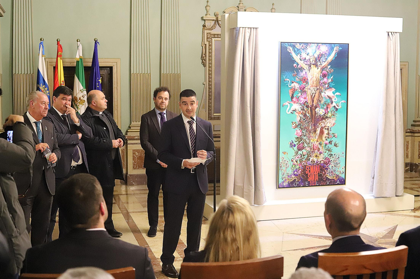 Imágenes del cartel de la Semana Santa 2023 de Huelva en su presentación