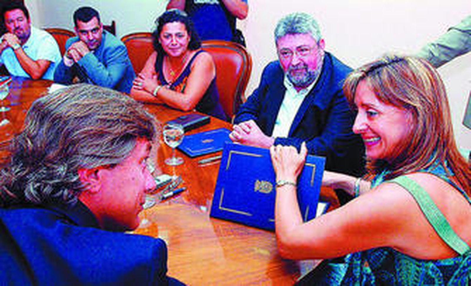 Rollán mira a la alcaldesa, en una imagen retrospectiva.