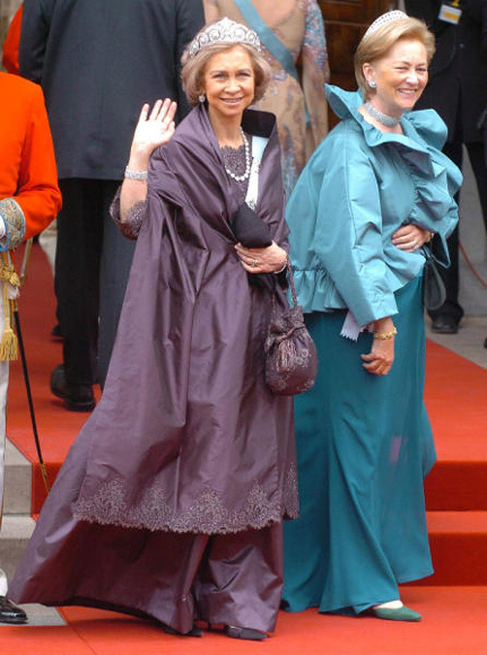 La Reina Sofía, con Paola de Bélgica, en la boda de Federico de Dinamarca y Mary Donaldson.