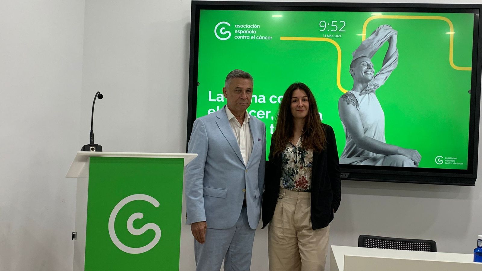 Representantes de la AECC, este viernes, durante la rueda de prensa.