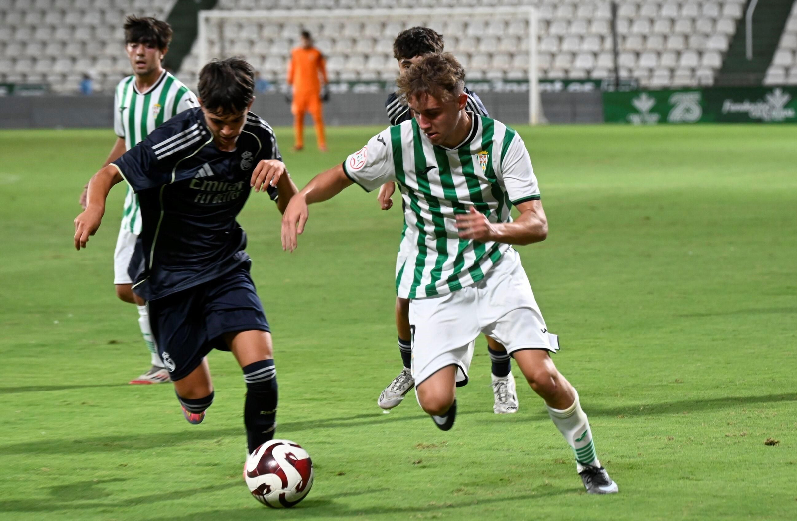 Las mejores fotos del ambiente en El Arcángel para el Córdoba CF - Real Madrid del Mundial de Clubes sub 18