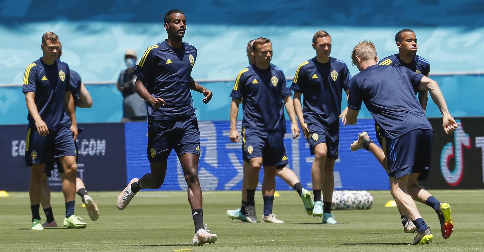 ¡Suecia entrena a las 14:30 en La Cartuja con 33 grados!