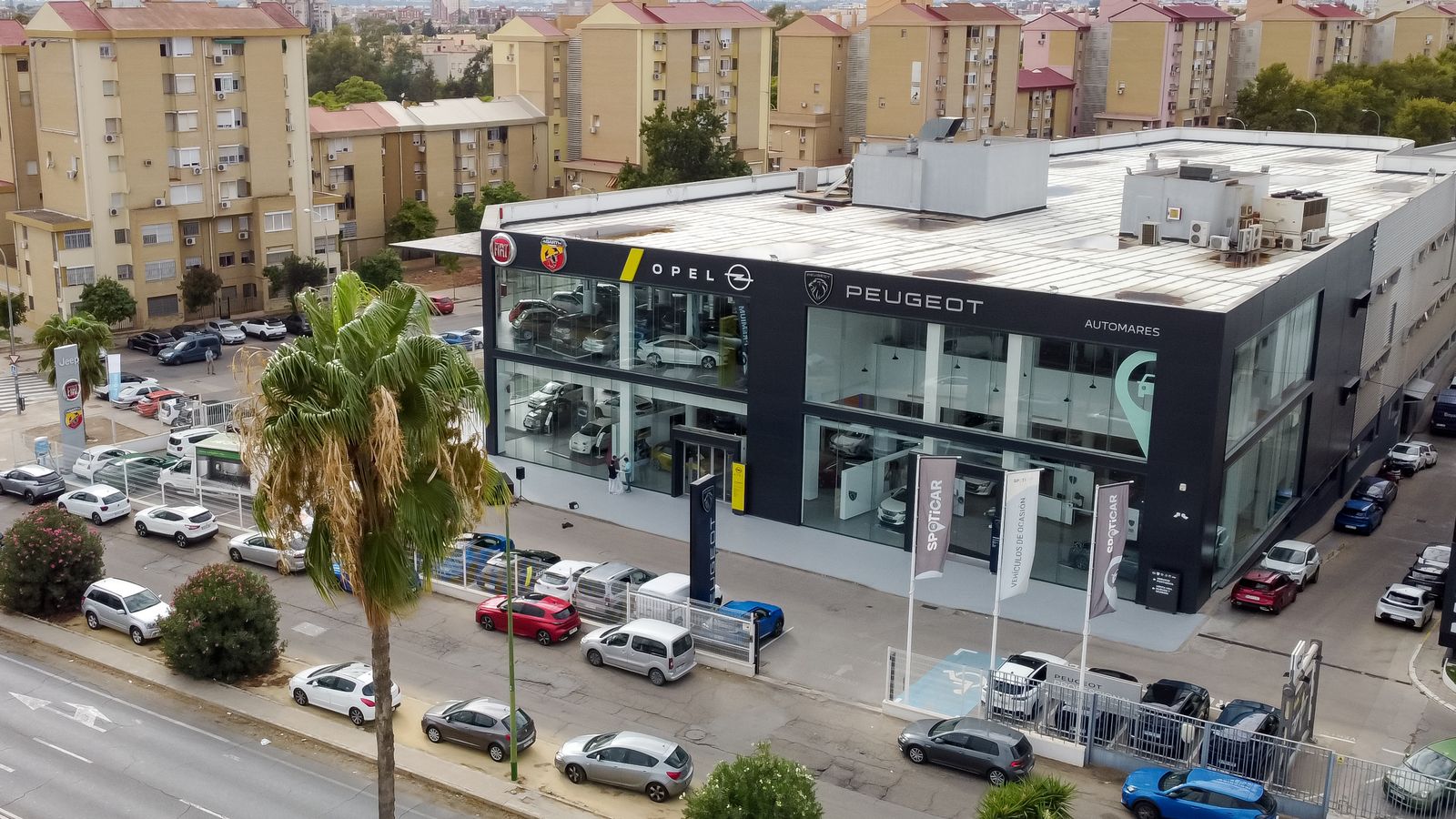 Automares inaugura su nuevo concesionario oficial