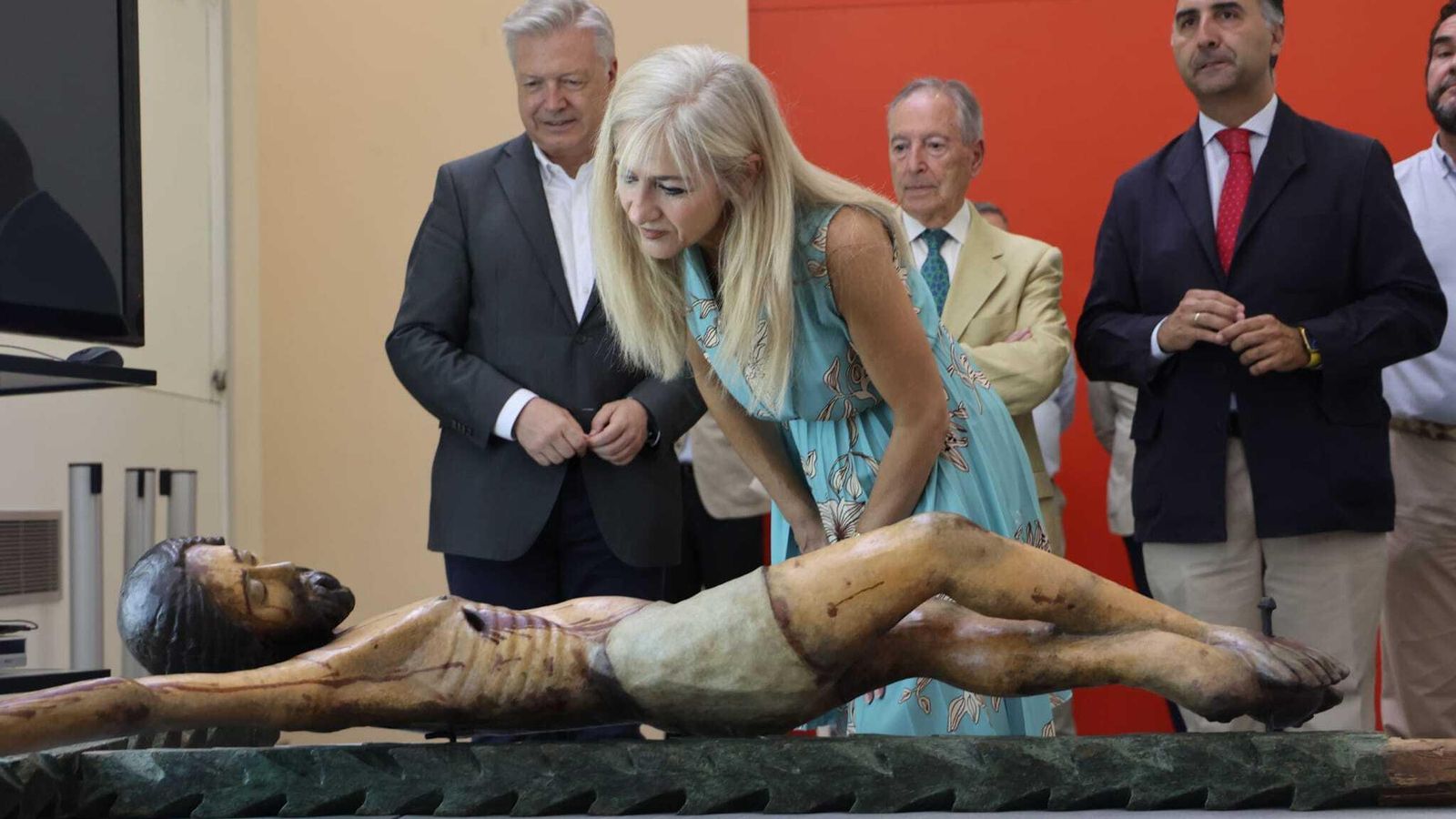 El IAPH culmina la restauración de unos de los Crucificados más antiguos de Sevilla.