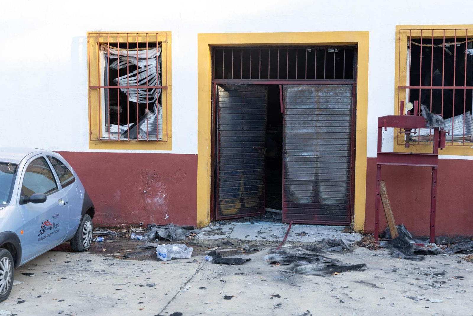 La SAFA  de Andújar arrasada por el fuego, en imágenes