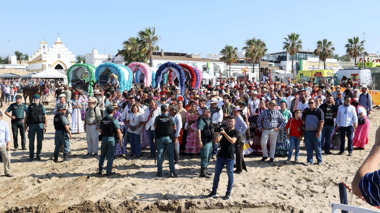 Embarque de la Hermandad de Jerez en Bajo de Guía Embarque de la Hermandad de Jerez en Bajo de Guía