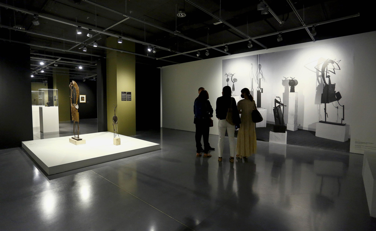 Fotos de la exposición 'Julio González' en el Pompidou de Málaga