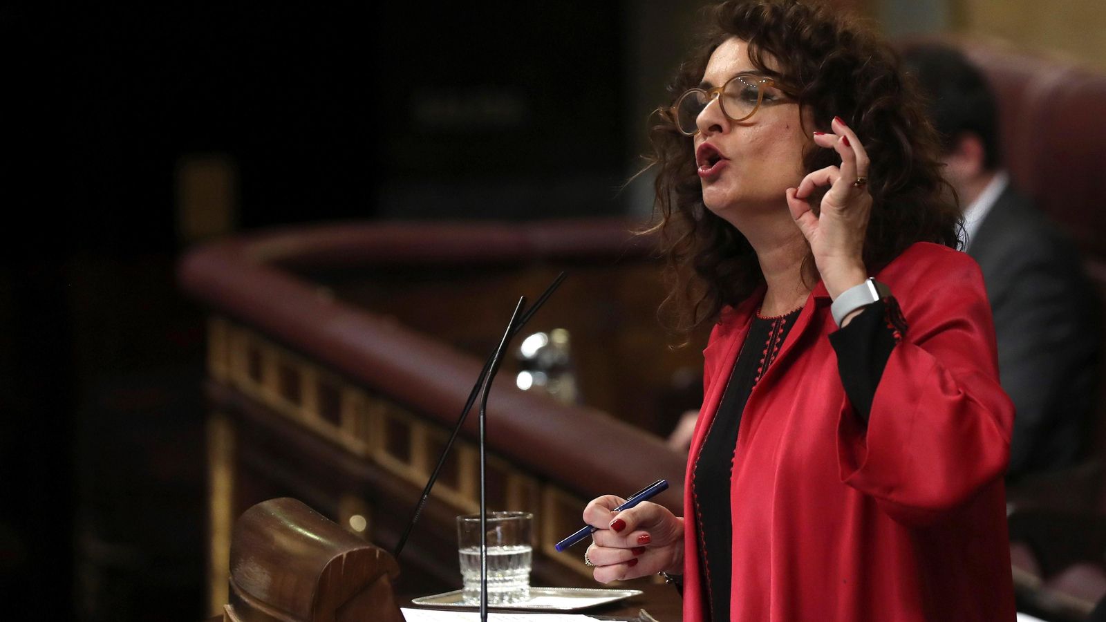 Montero defiende los presupuestos en el Congreso.