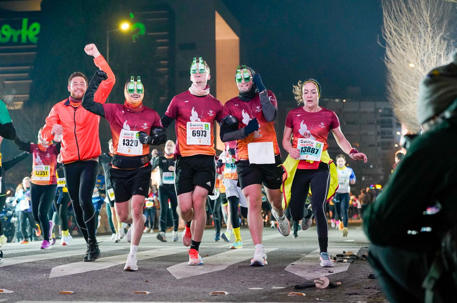 En imágenes: búscate en tu llegada a meta de la Carrera de San Antón 2026 (16)