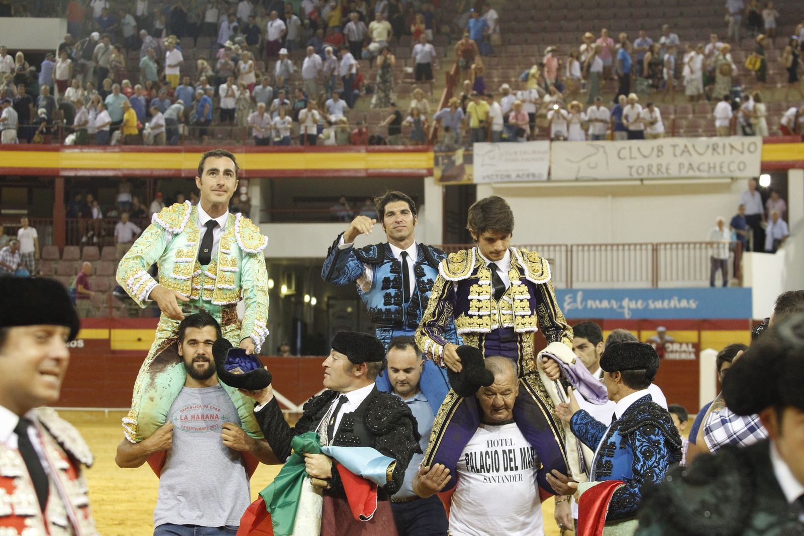 Fotogalería corrida de toros Roquetas de Mar. El Fandi, Castella, Cayetano.