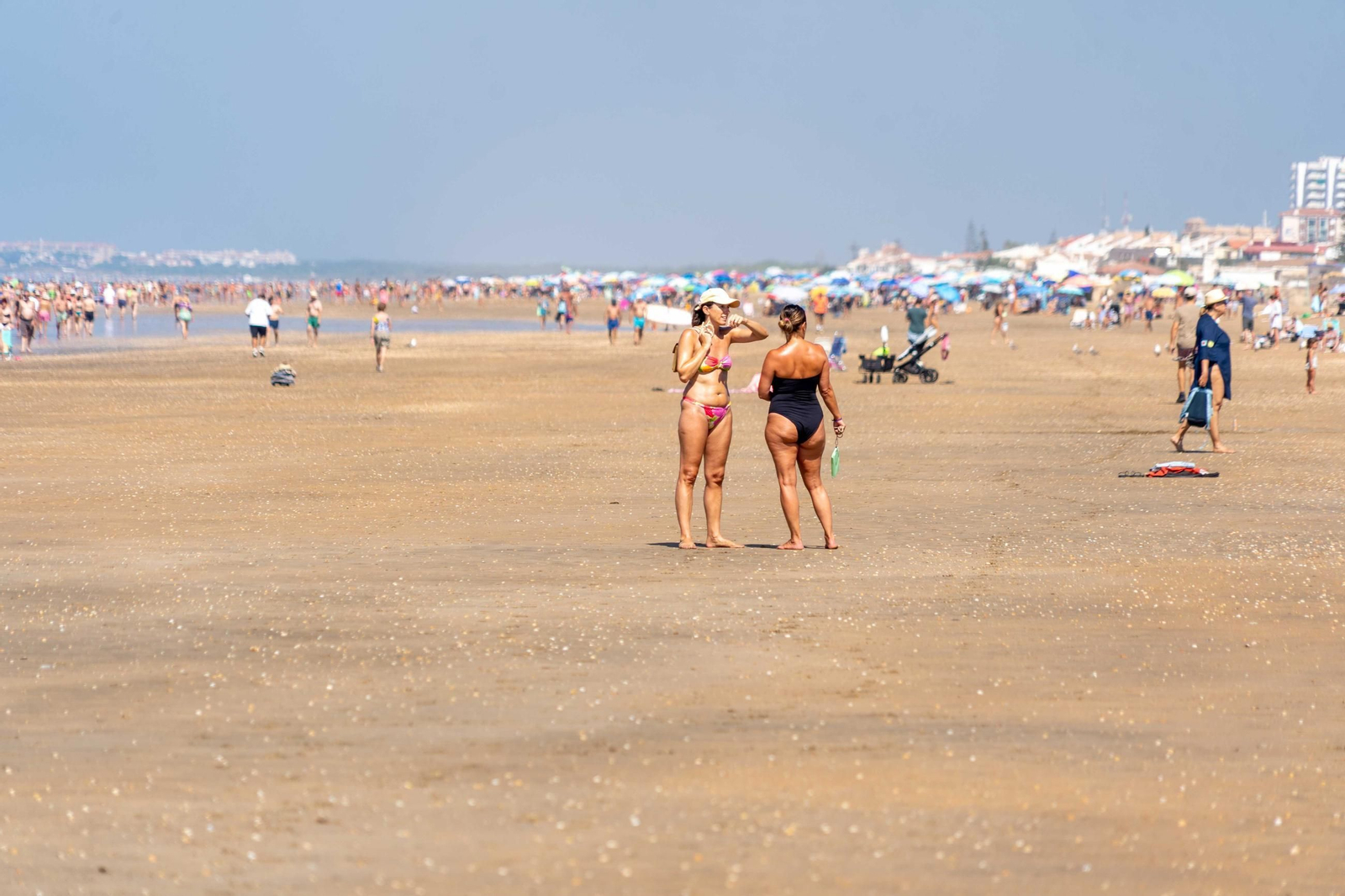 Ambiente de las playas de Punta Umbría la mañana del sábado 9 de agosto