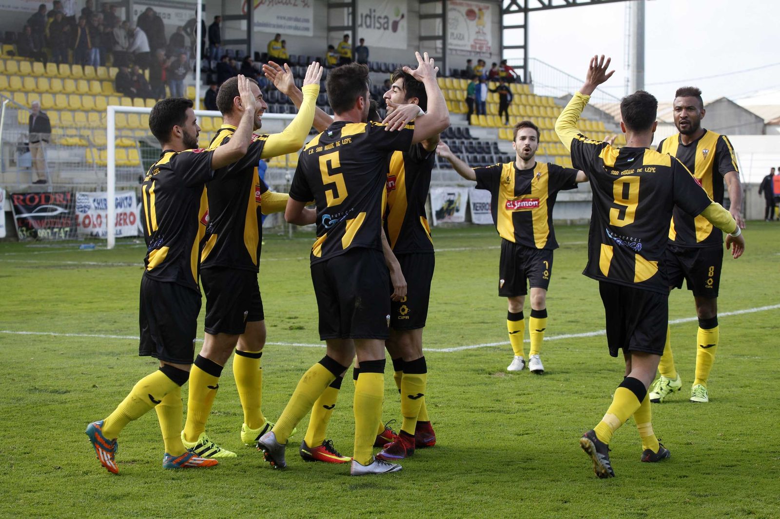 El conjunto lepero quiere formar una plantilla competitiva para seguir dando alegrías a sus aficionados.