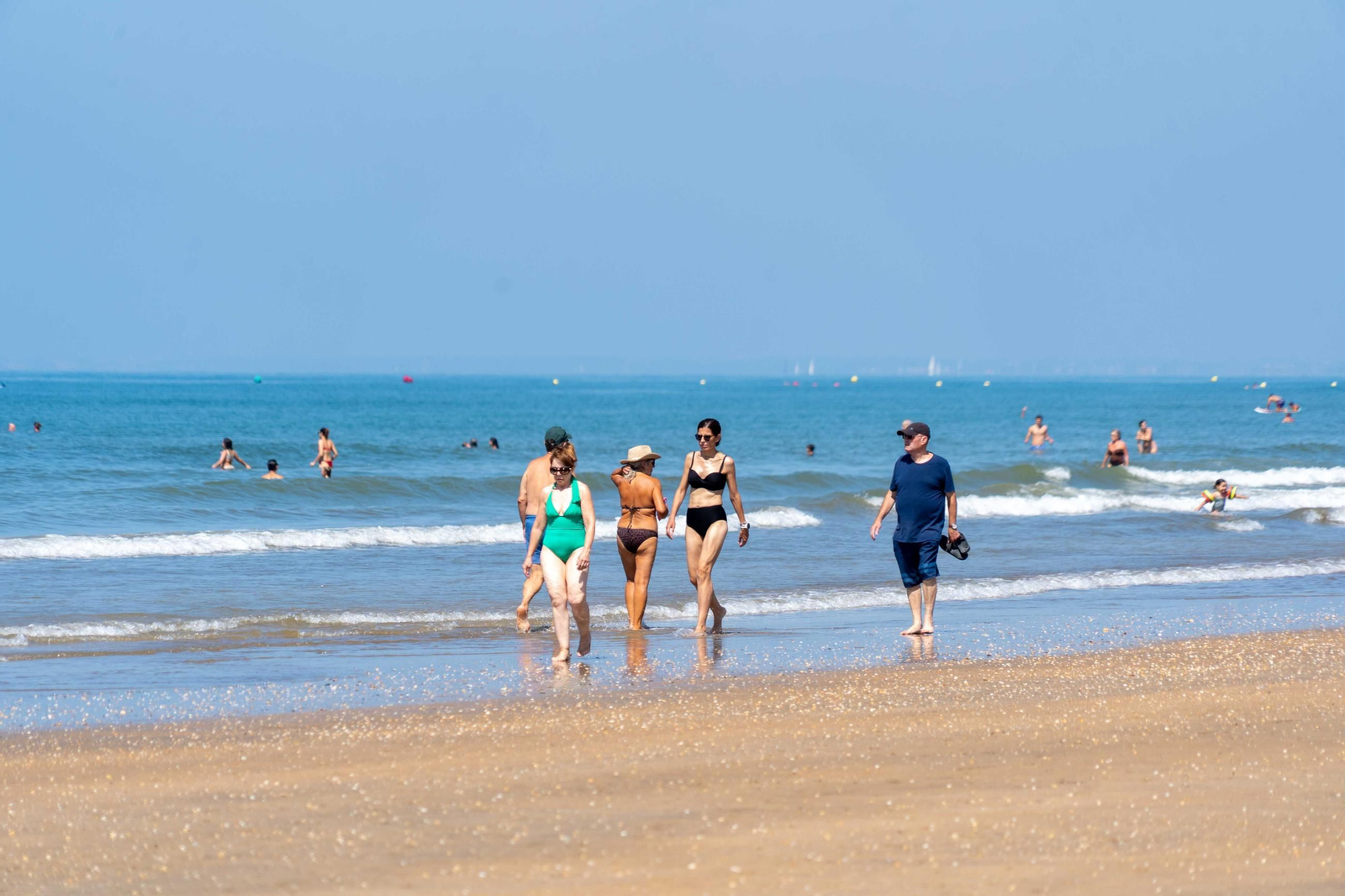 Ambiente de las playas de Punta Umbría la mañana del sábado 9 de agosto