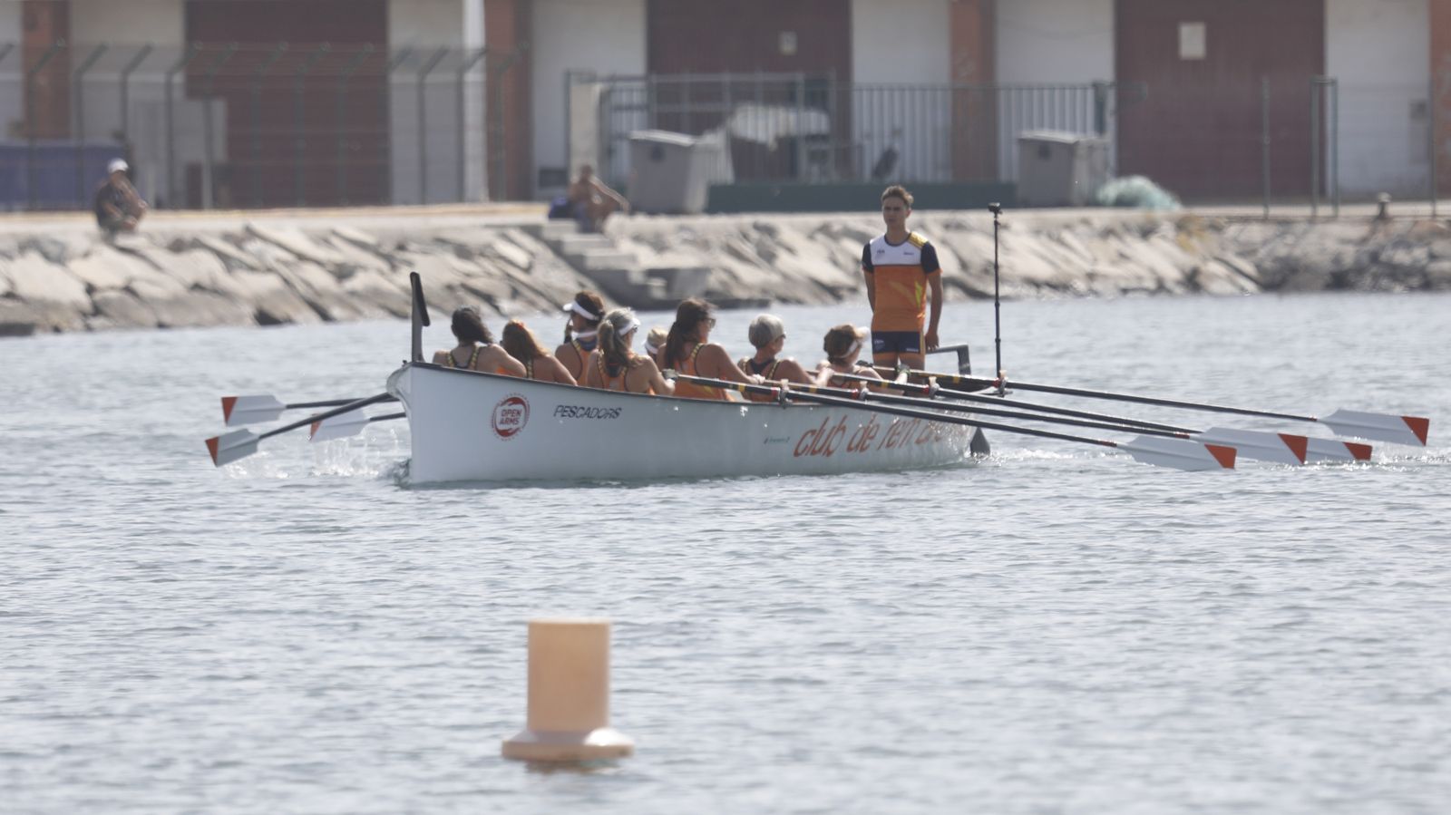 Las fotos de la primera jornada del Campeonato de España de remo en banco fijo LLaut de La Línea