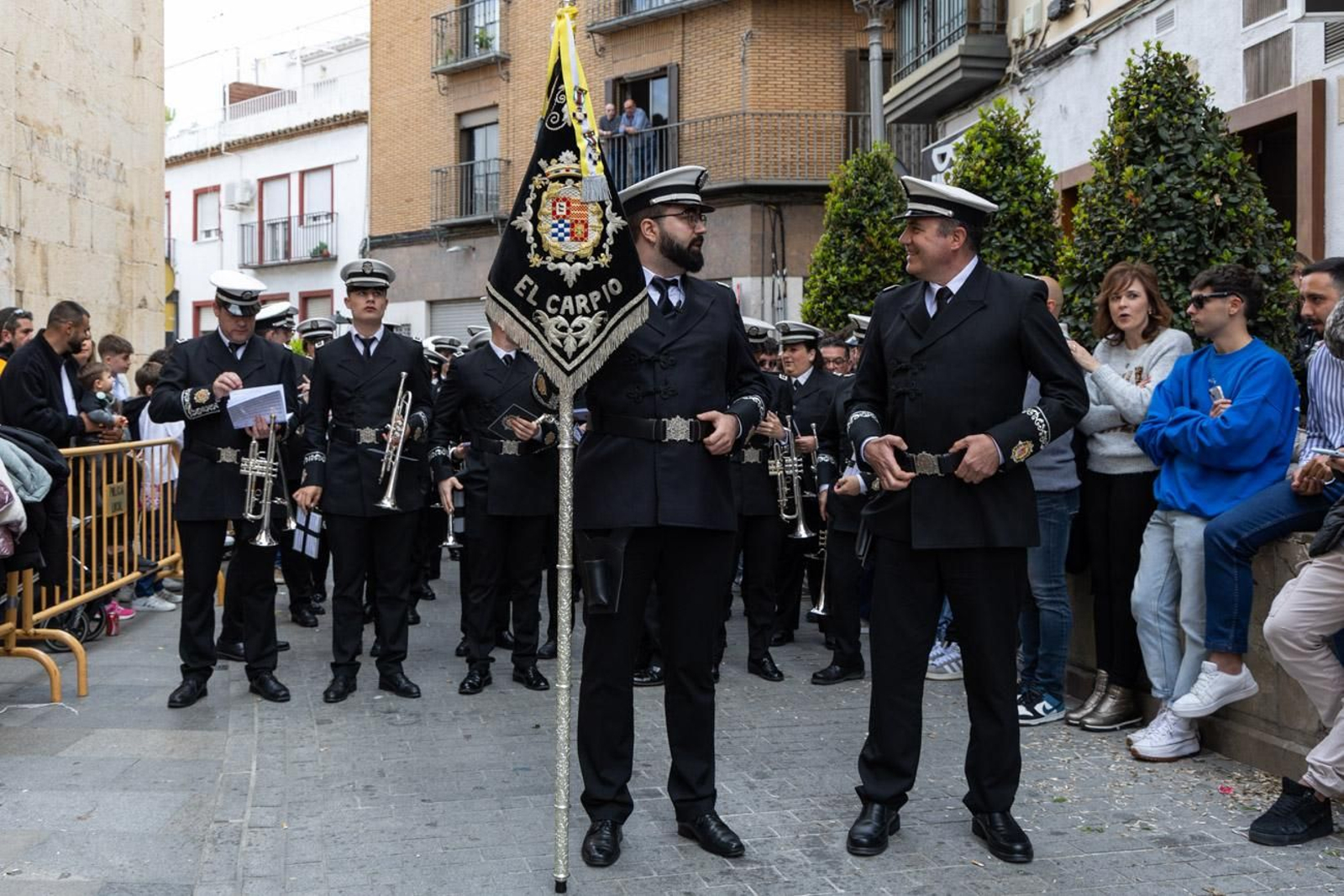 Las cofradías de la Vera Cruz, Expiración y Gran Poder lucen sus cortejos en la calle