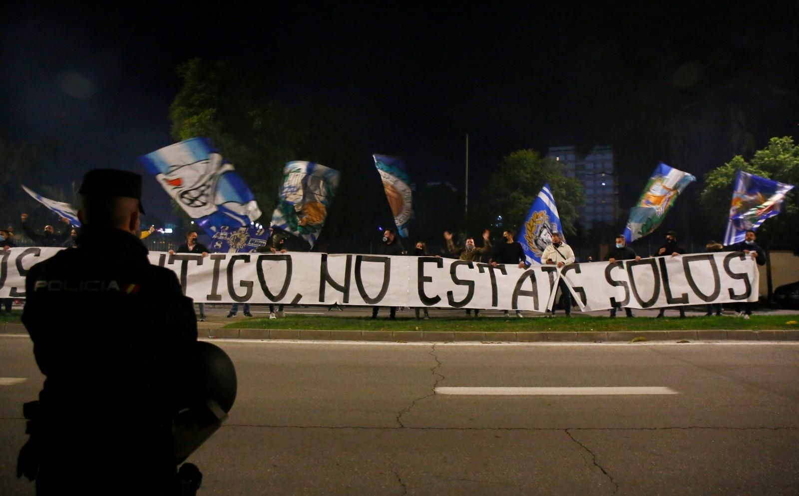 Las fotos del recibimiento al equipo y el calentamiento antes del Málaga - Cartagena