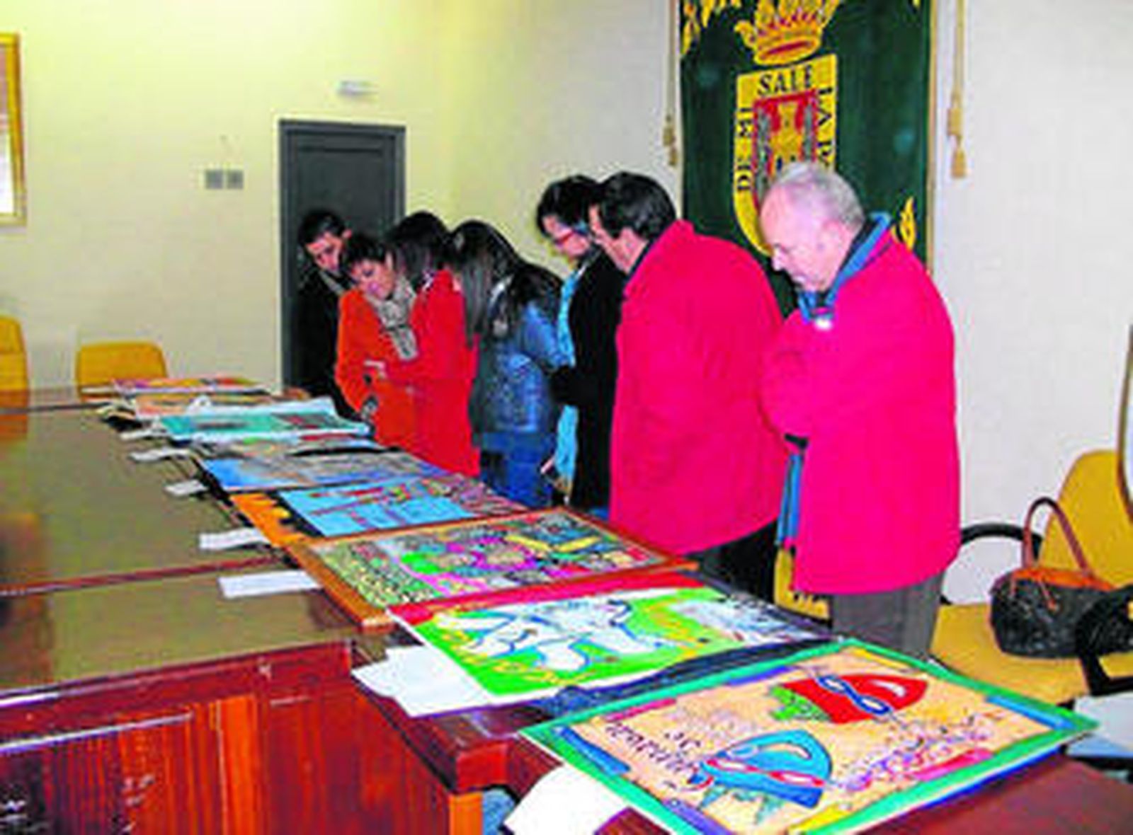 Un momento de la selección de los trabajos que se han presentado a concurso.