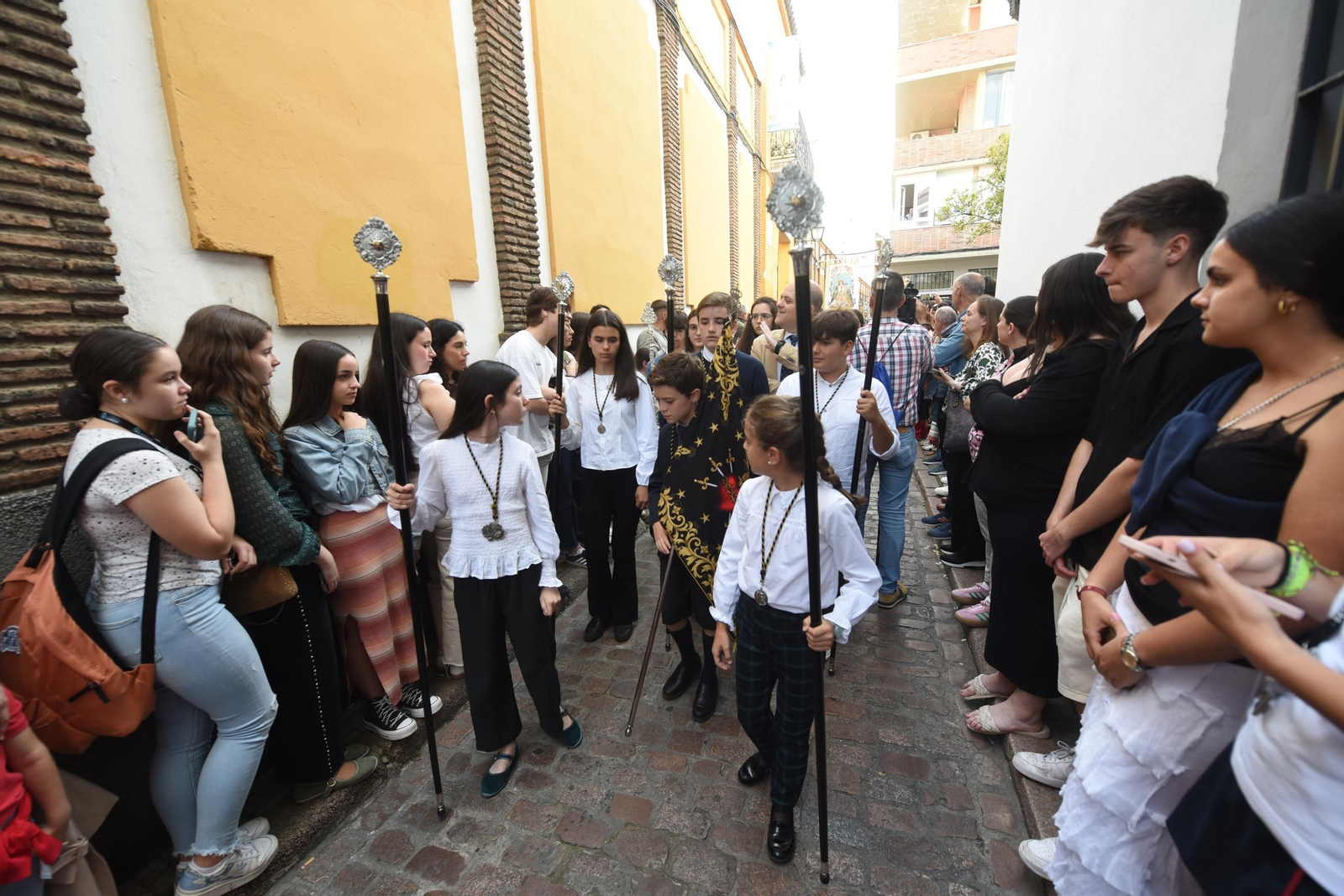 La procesión del colegio Divina Pastora de Córdoba con su Virgen, en imágenes