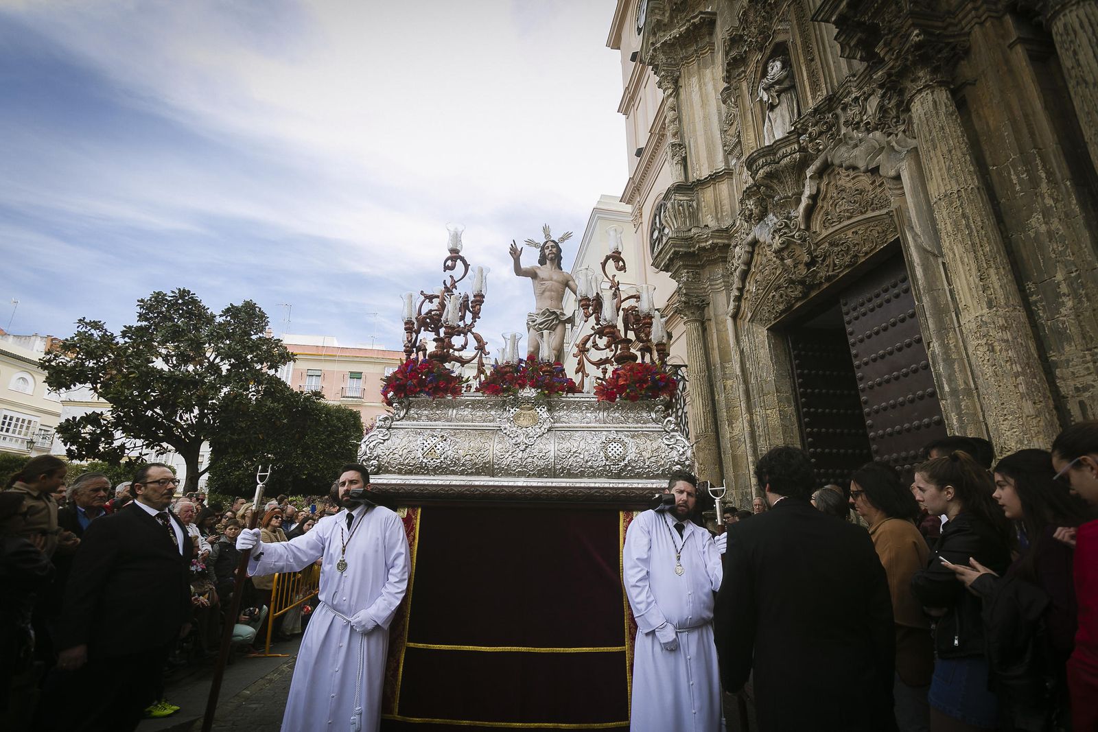 Salida de Jesús Resucitado de la iglesia de San Antonio