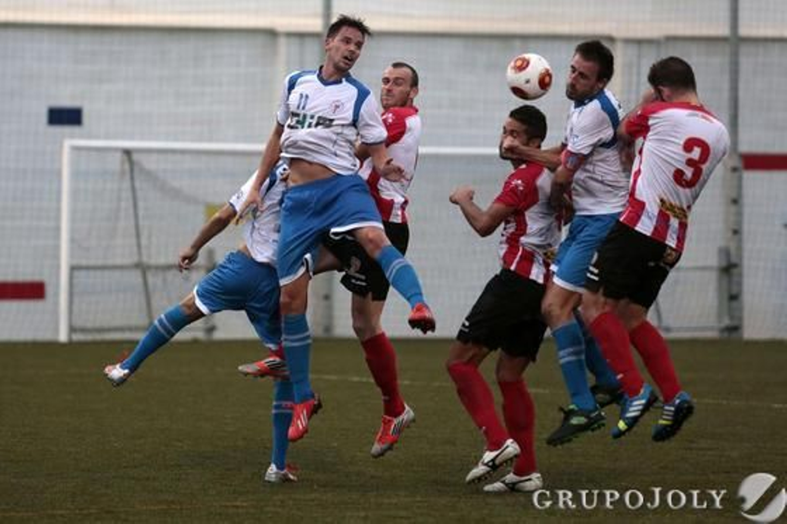 El Algecuras sufre ante el Palo su segunda derrota liguera (2-0).

Foto: Martin Mesa