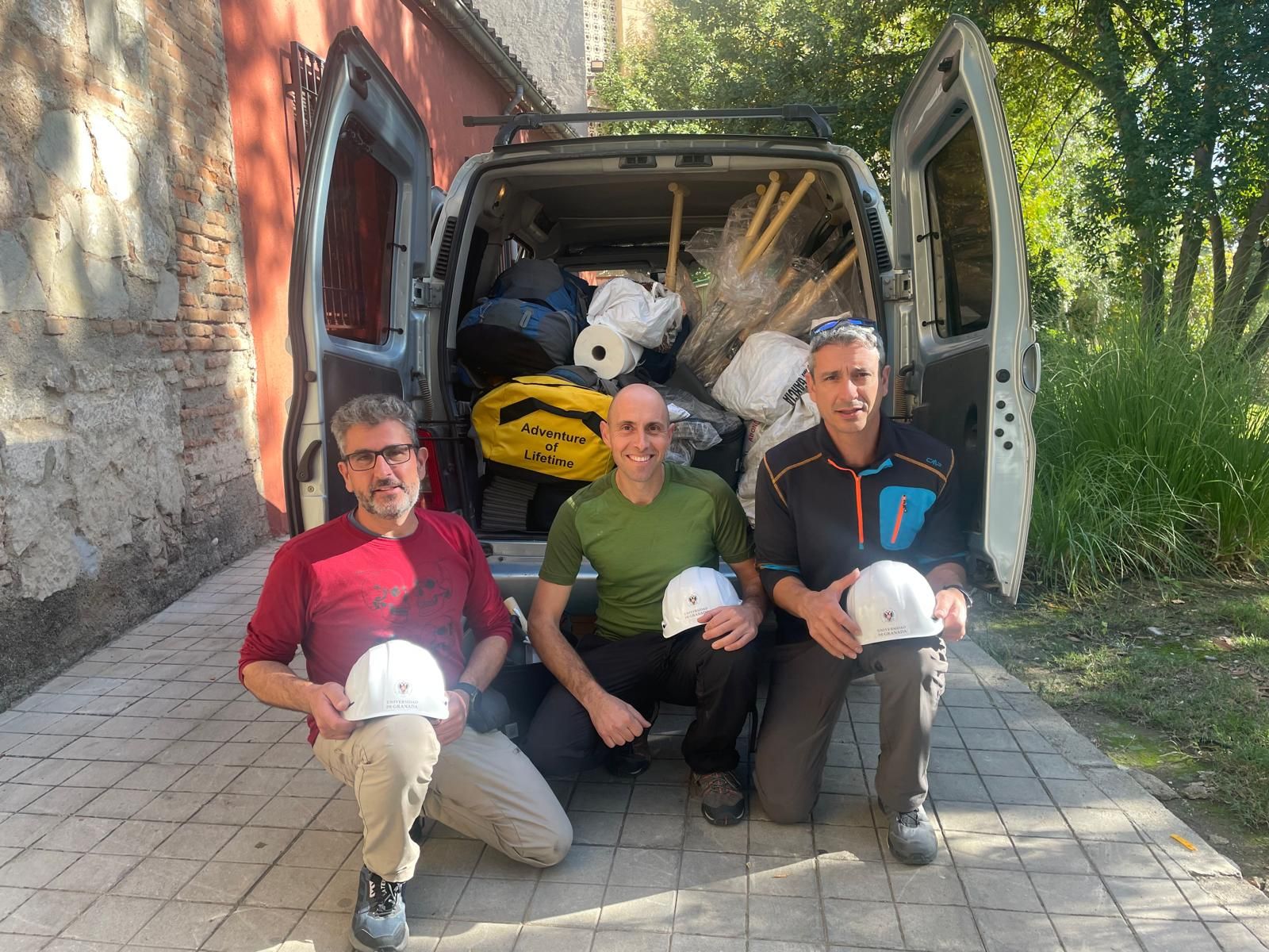 Los tres voluntarios, en Valencia.