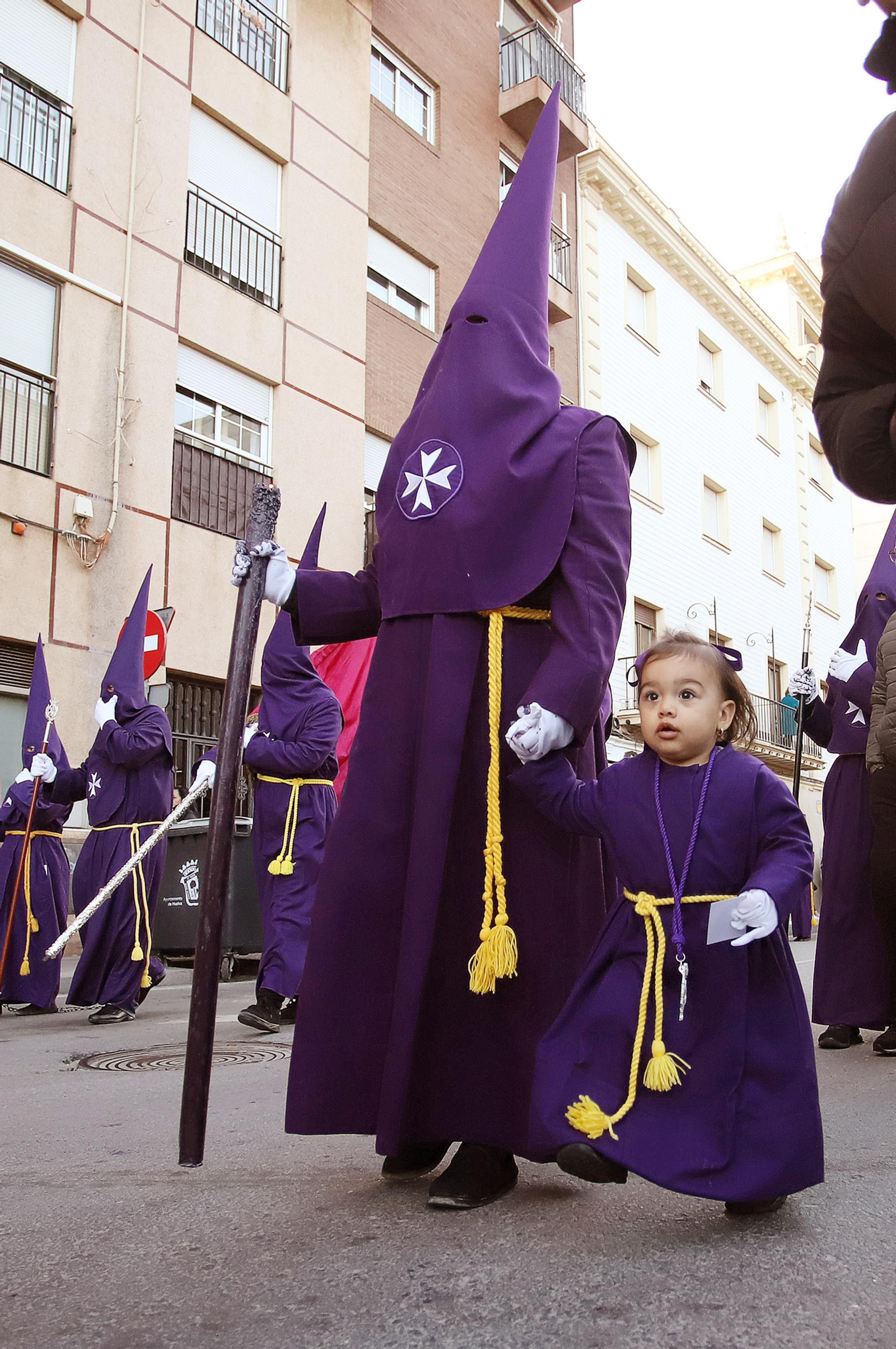 La Hermandad El Nazareno en la madrugá de la Semana Santa de Huelva 2023, en imágenes