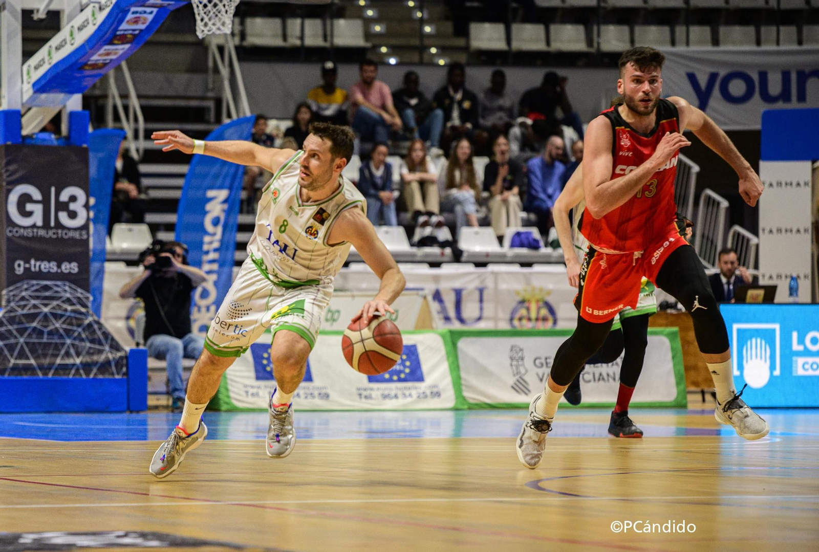 El TAU Castelló-Covirán Granada, en imágenes