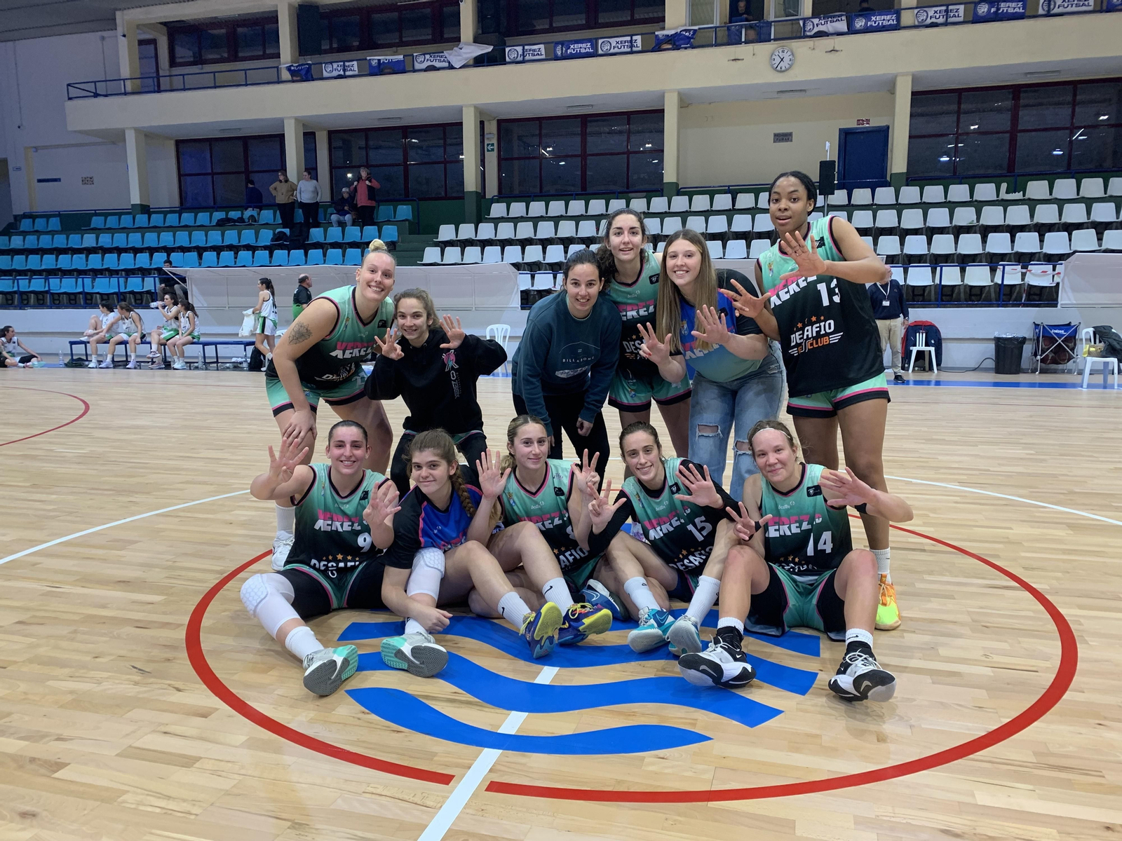 Las jugadoras del Basket Xerez CD derrotaron al Bahía San Fernando.