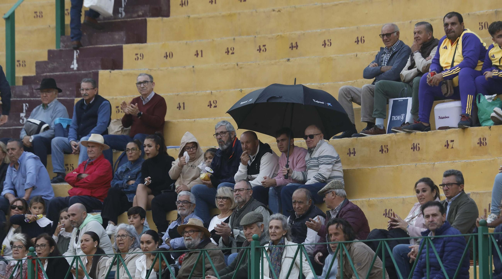 Las fotos de la novillada final de las escuelas taurinas de Cádiz, en La Línea