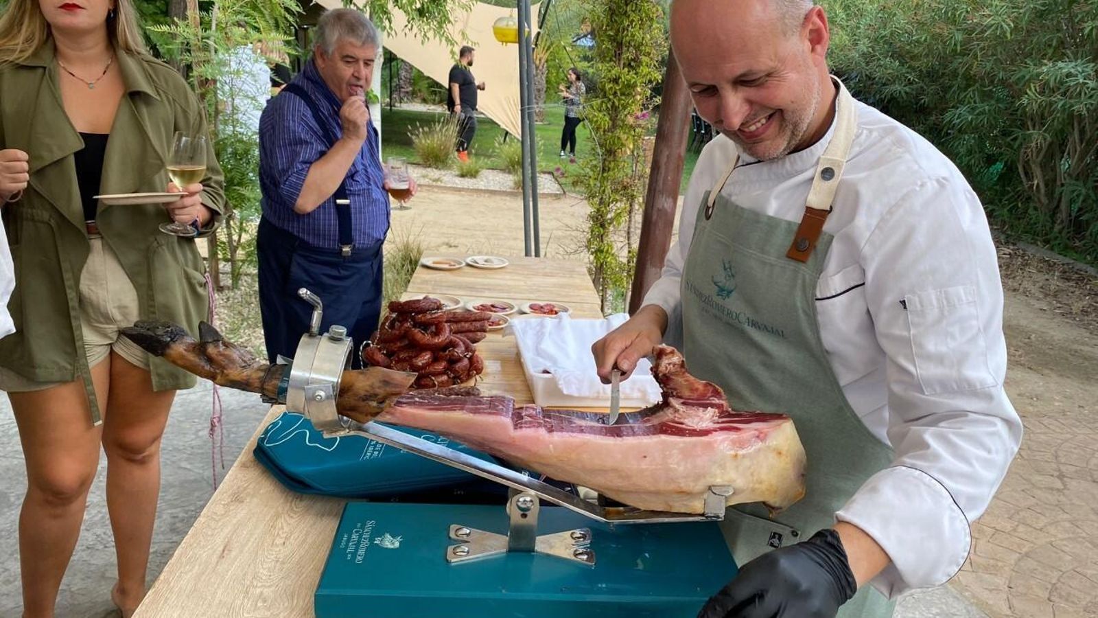 Un cortador de jamón de Sánchez Romero Carvajal durante la cita de esta semana en Finca Alfoliz